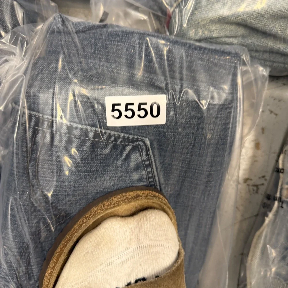 Levis 505 Regular Fit Straight Leg Jeans Mens 40x30‎ Medium Wash Blue 00505-1330